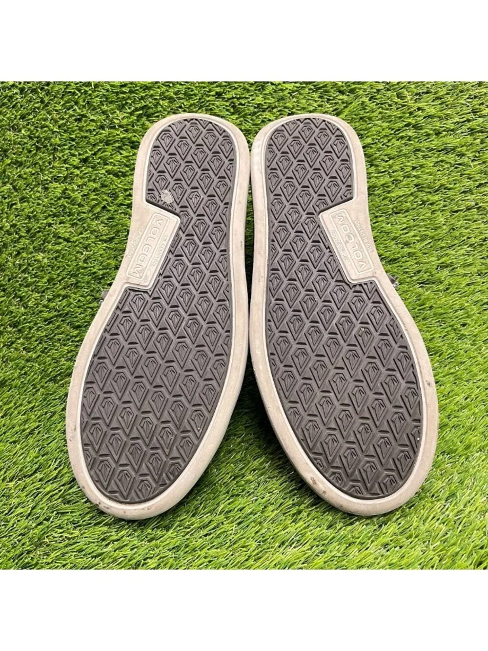 Volcom Chill Mens Size 9.5E Gray Black Composite Toe Slip On Safety Work Shoes